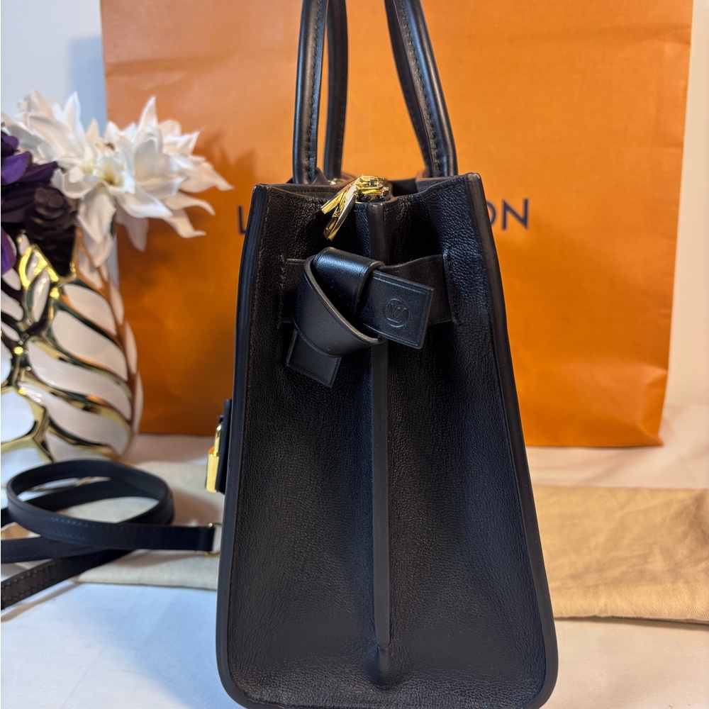 Gorgeous Louis Vuitton Very Mm Tote Black Sold - Picture 4 of 16